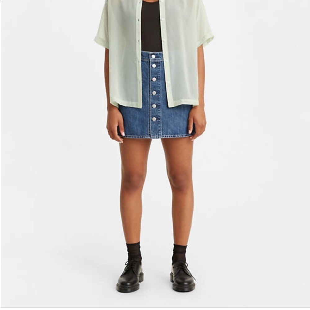 Levi’s Women’s Button Front Demin Skirt NWT
